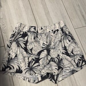 Floral Black and White Women's Shorts